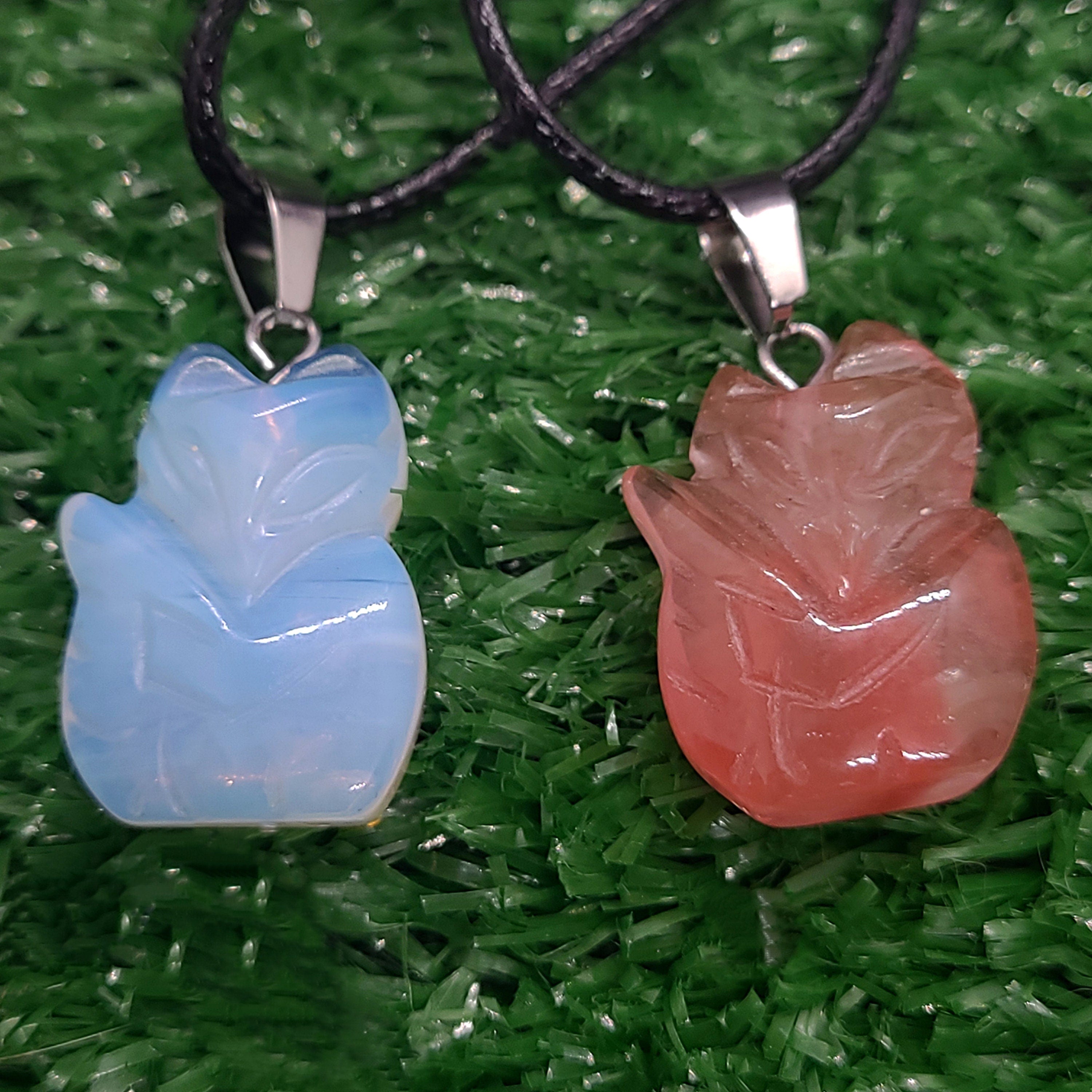 Colliers Renard en Cristal ~ Faits Main avec Amour et Soin ~ Délicatement Enfilés sur Cordon Noir
