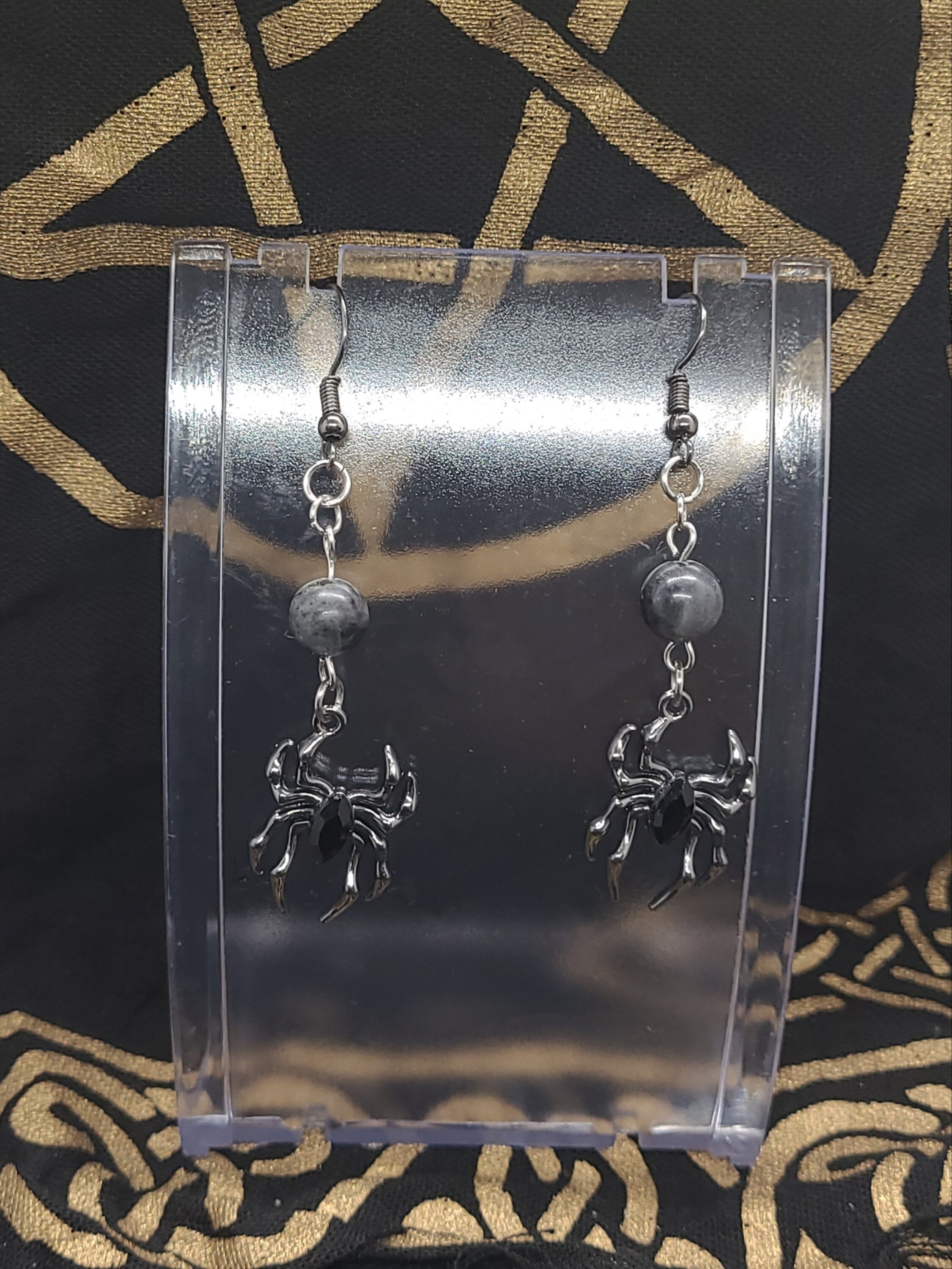 Boucles d'oreilles pendantes araignée gothique, bijoux de sorcière, accessoires d'Halloween, cadeau de bijoux en cristal faits à la main