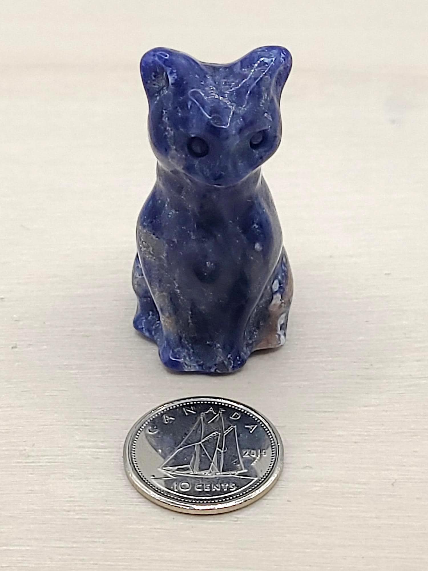 Mini sculpture de chat en cristal : Totem de poche en forme de chat - Quartz rose, Sodalite, Obsidienne, Larvikite