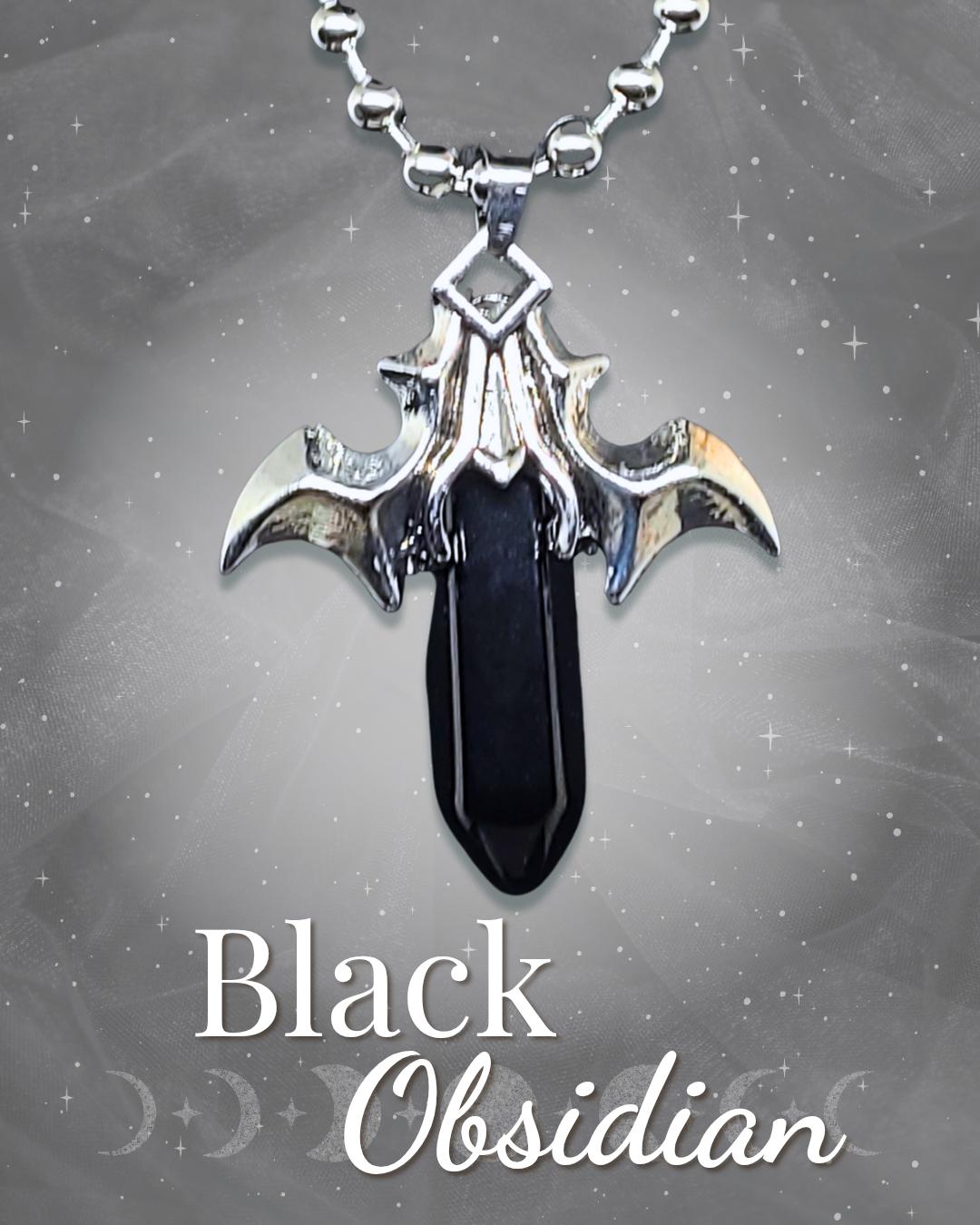 Collier Épée Chauve-Souris Gothique en Cristal : Chaîne à Billes en Acier Inoxydable
