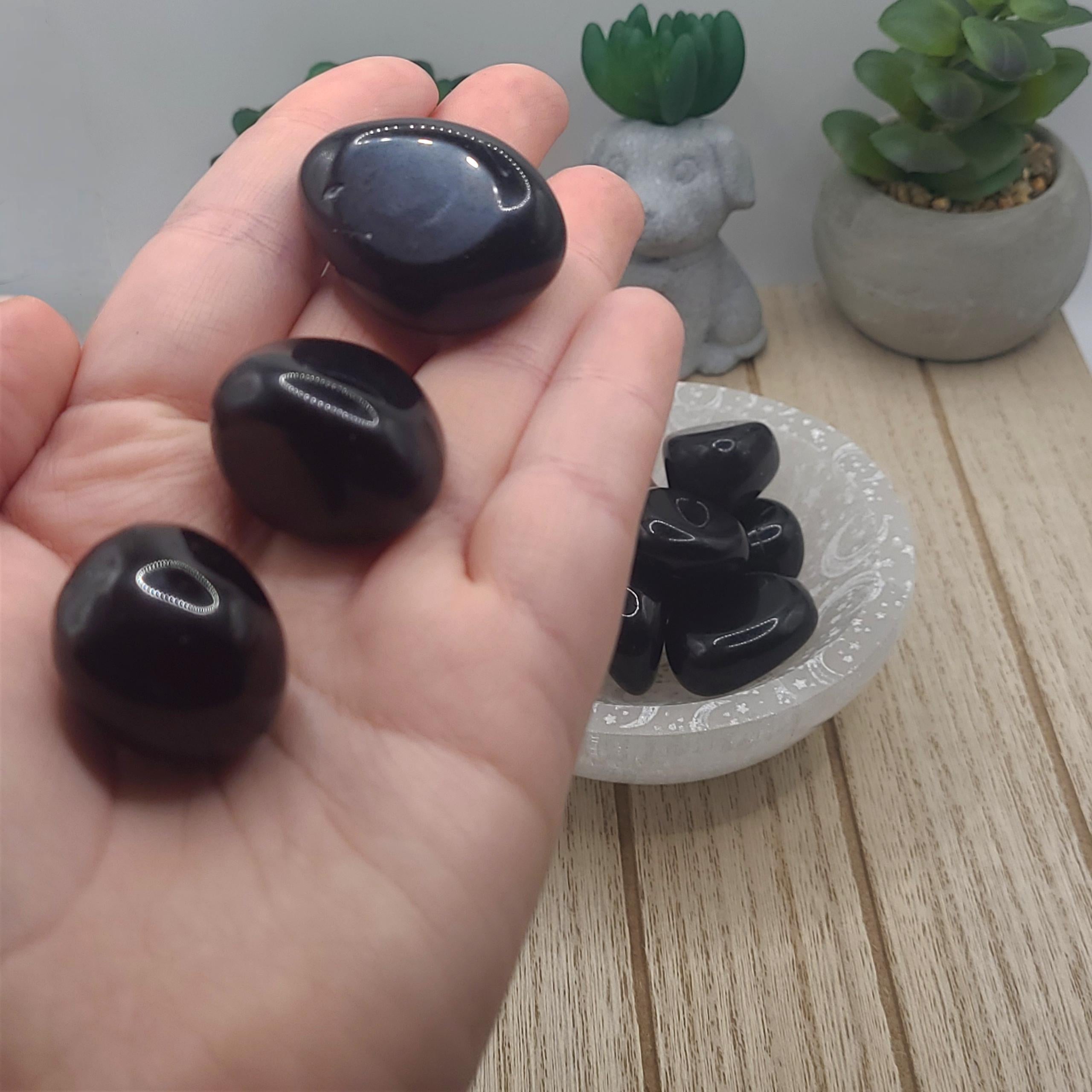 Pierres roulées d'obsidienne noire